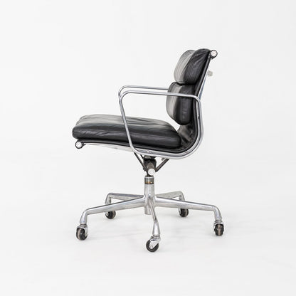 Soft Pad Management Chair, EA435