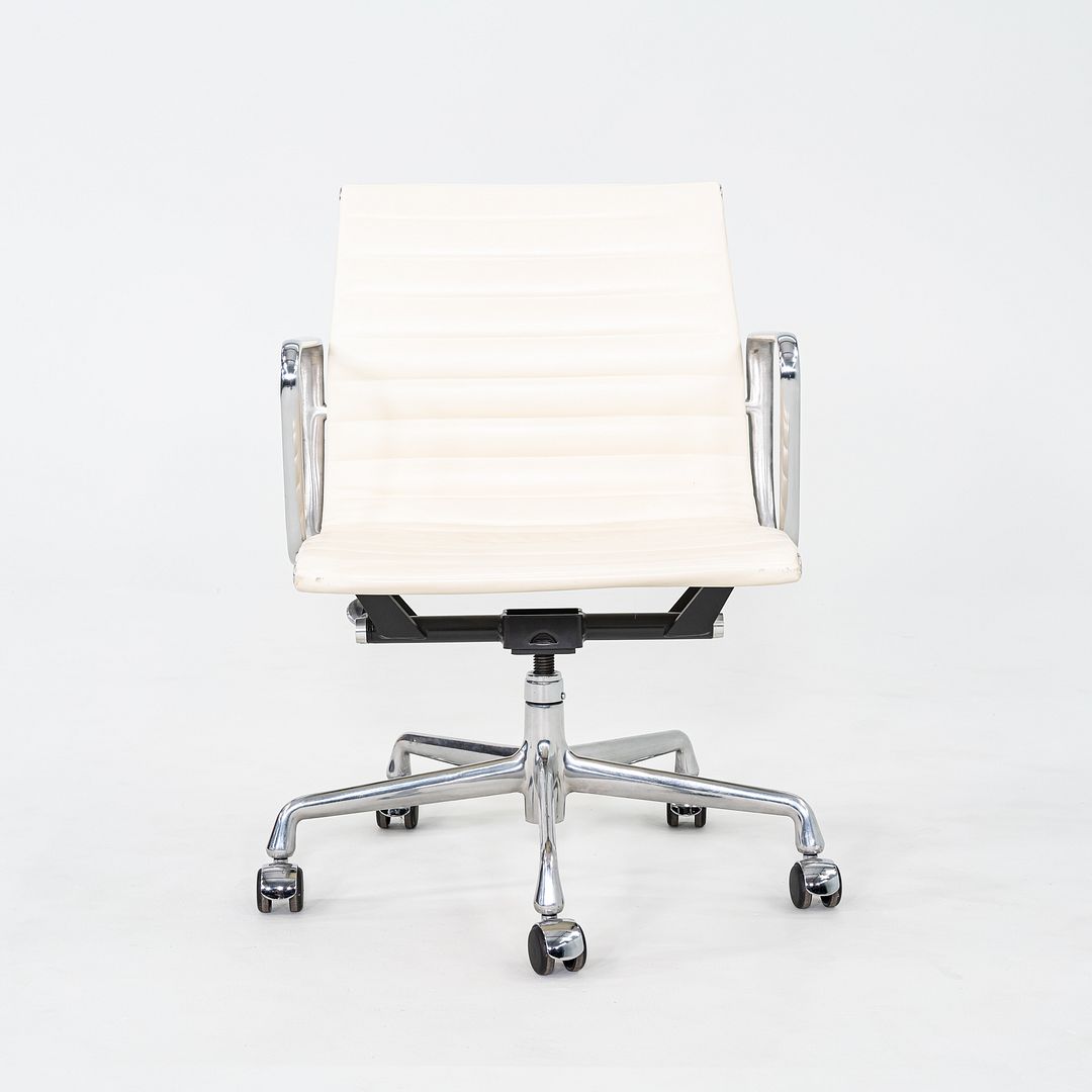 Aluminum Group Management Desk Chair, Model EA335
