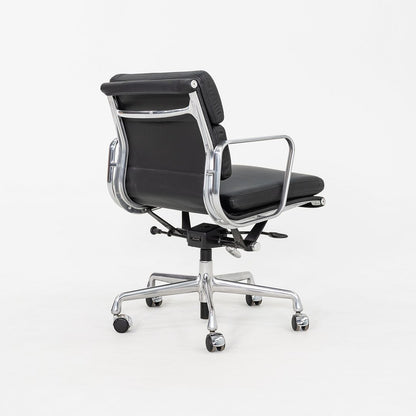 Eames Soft Pad Management Chair, EA435