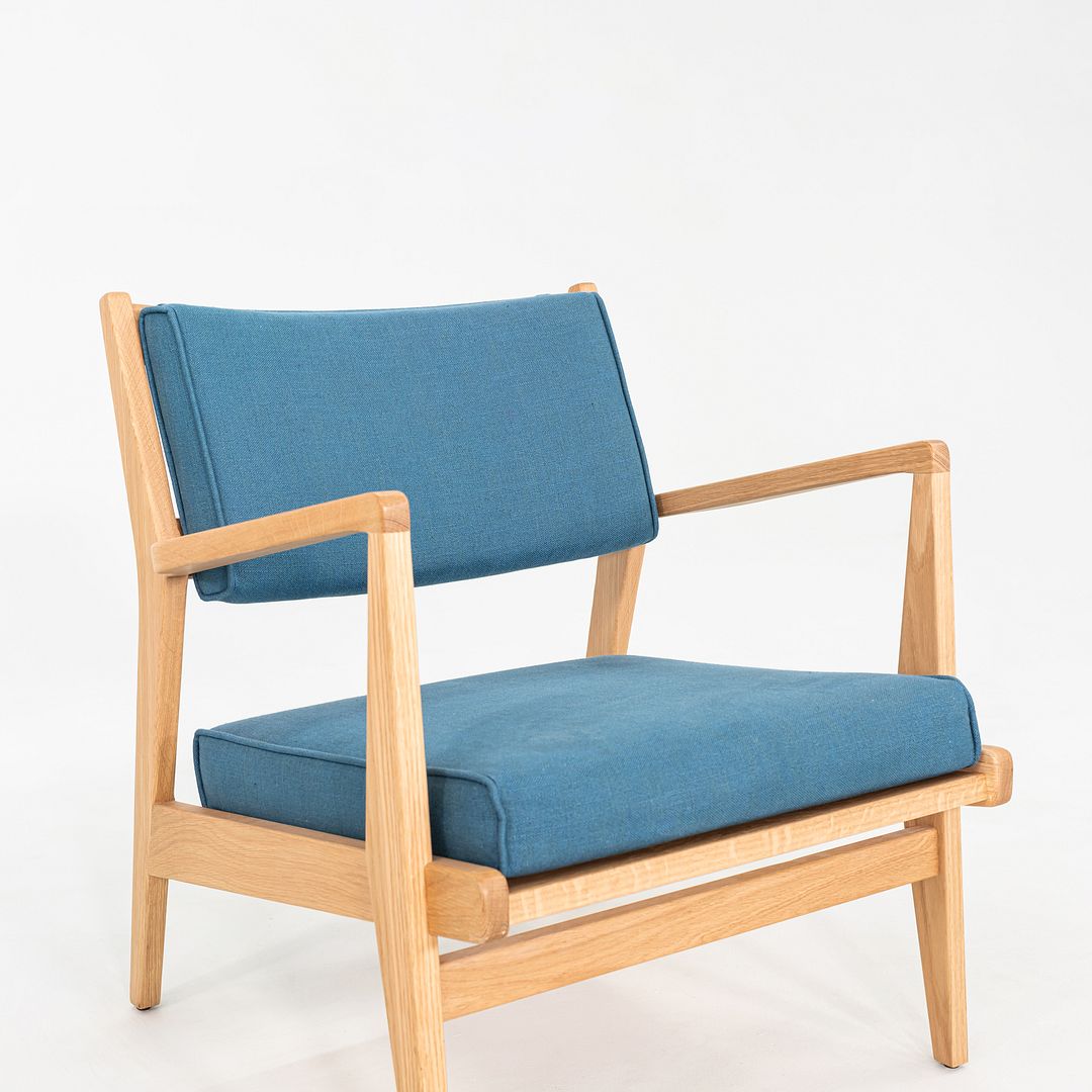 U-430 Lounge Chair