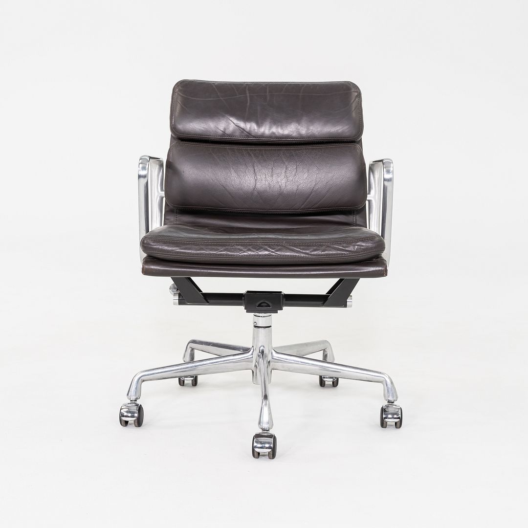 Soft Pad Management Chair, EA435