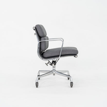 Eames Soft Pad Management Chair, Model EA417
