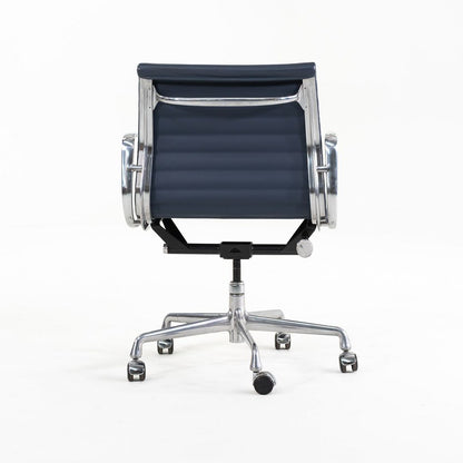Eames Aluminum Group Management Chair, Model EA335