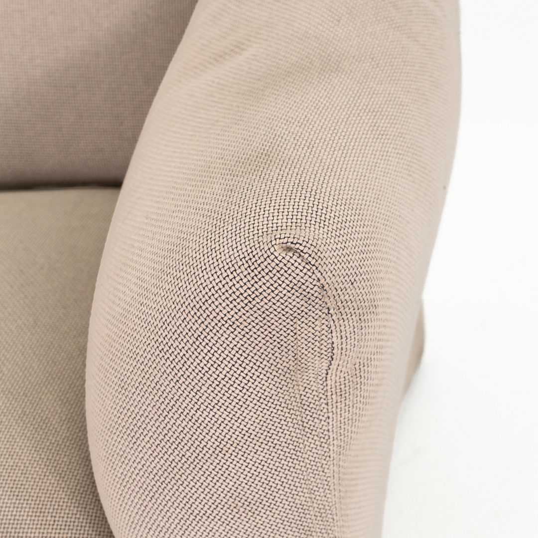 685 Loveseat Sofa