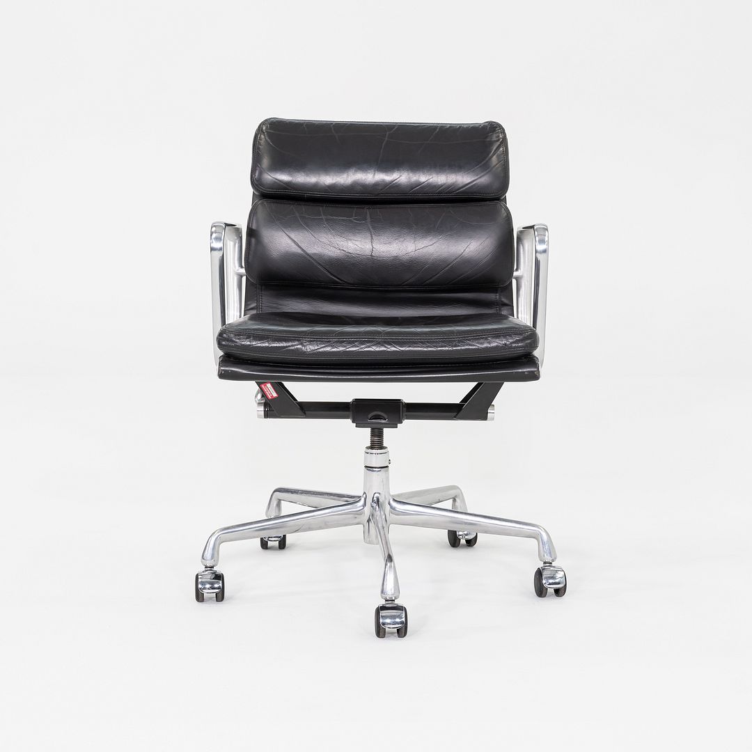 Soft Pad Management Chair, EA435