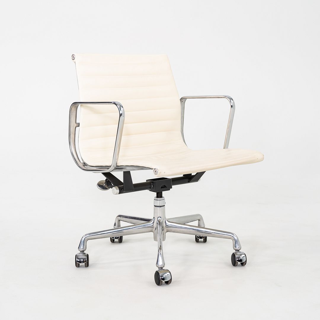 Aluminum Group Management Desk Chair, Model EA335
