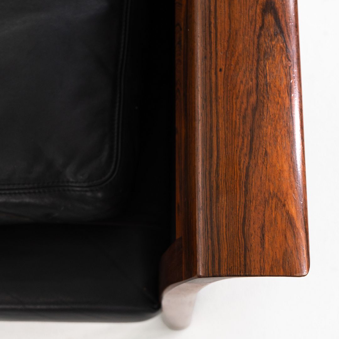 Model 924 Lounge Chair