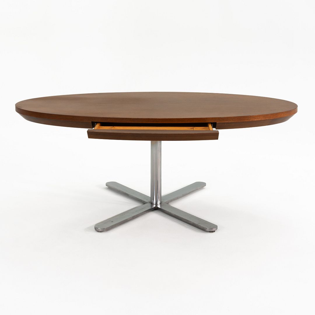Oval Desk with Alpha Base