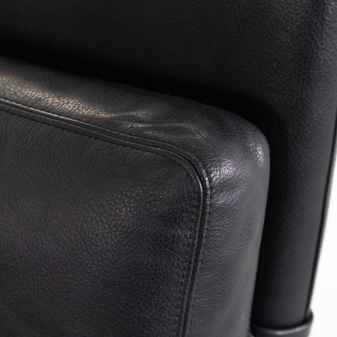 Model 924 Lounge Chair