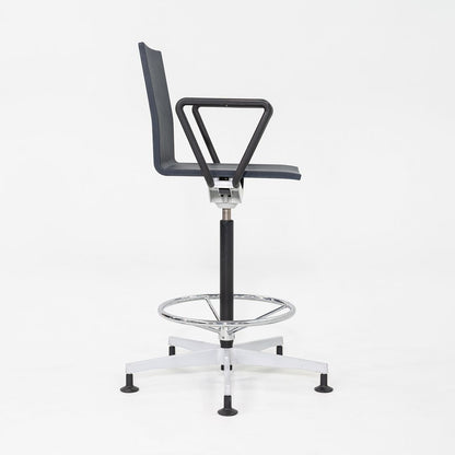 .04 Drafting Stool