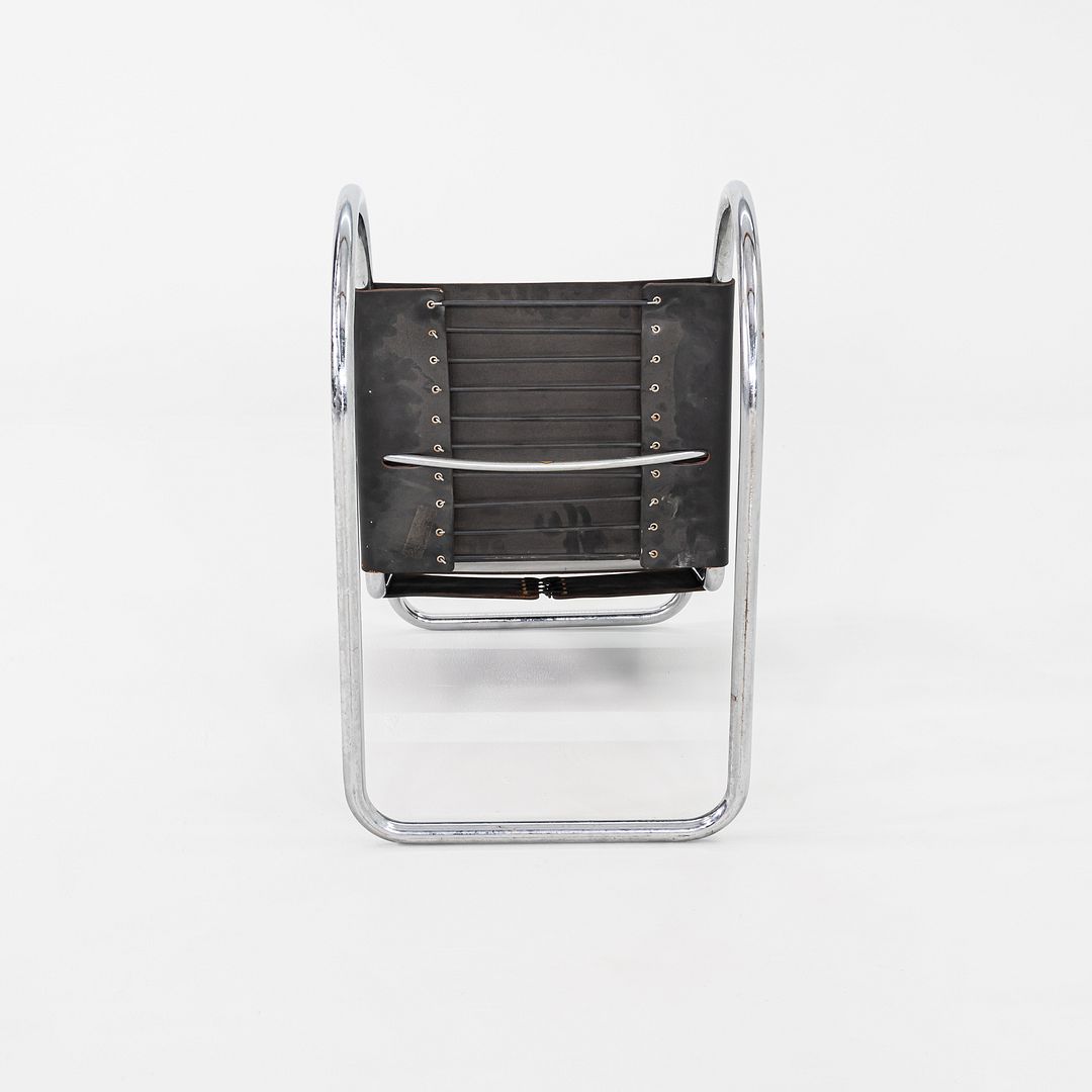 MR10 Chair