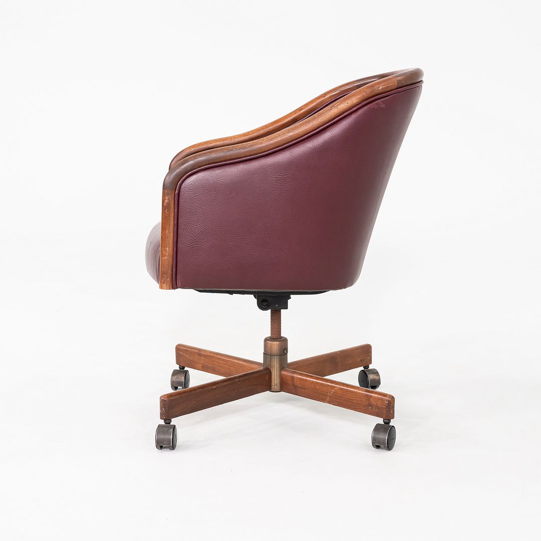 Model 1081 Desk Chair