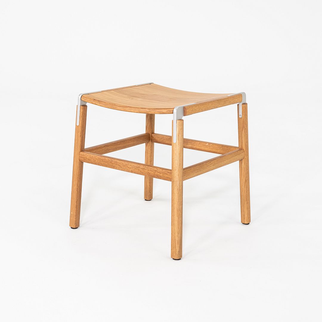 Shorty Backless Standard Chair