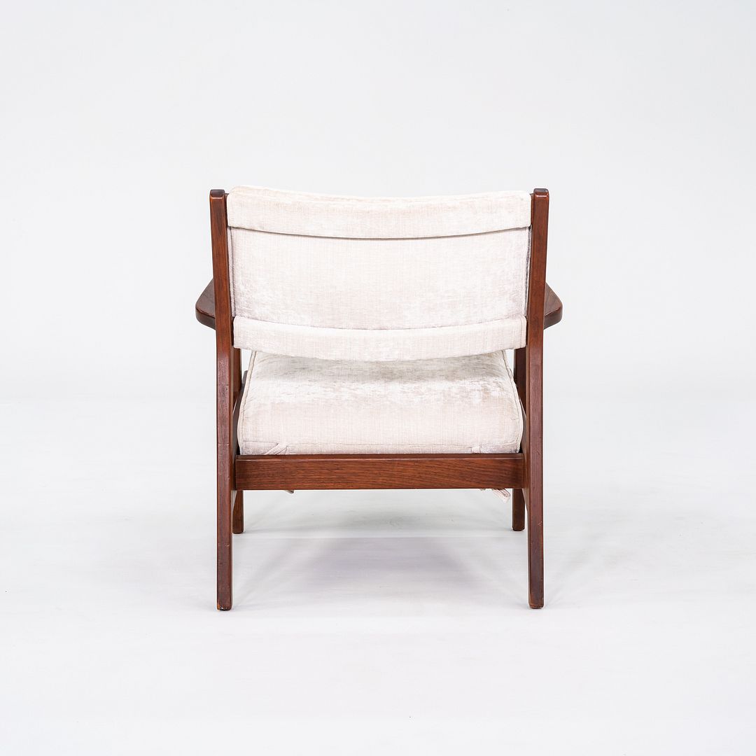 U-430 Lounge Chair