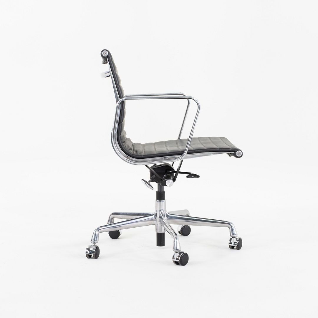 Aluminum Group Management Desk Chair, EA335