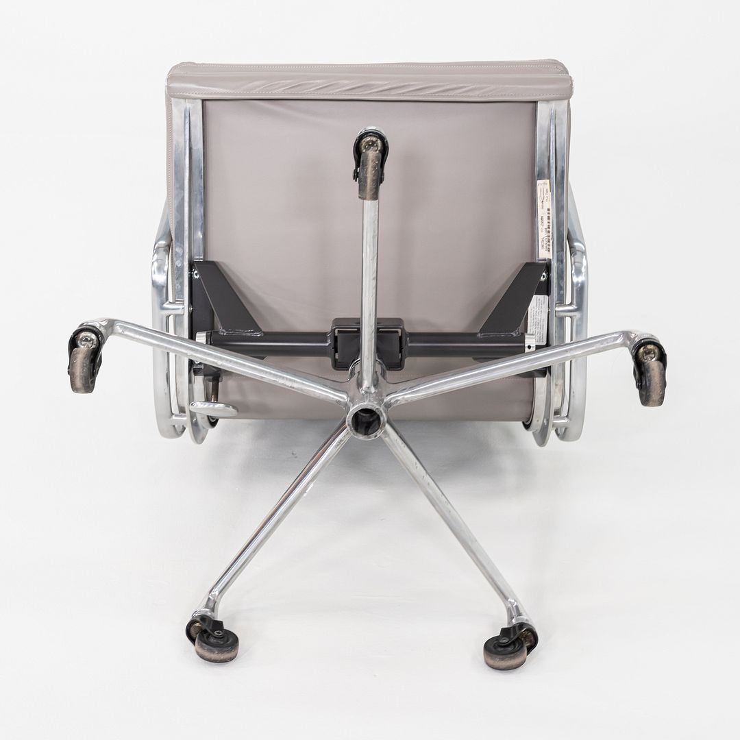 Soft Pad Management Chair, EA435