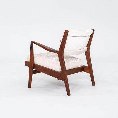 U-430 Lounge Chair