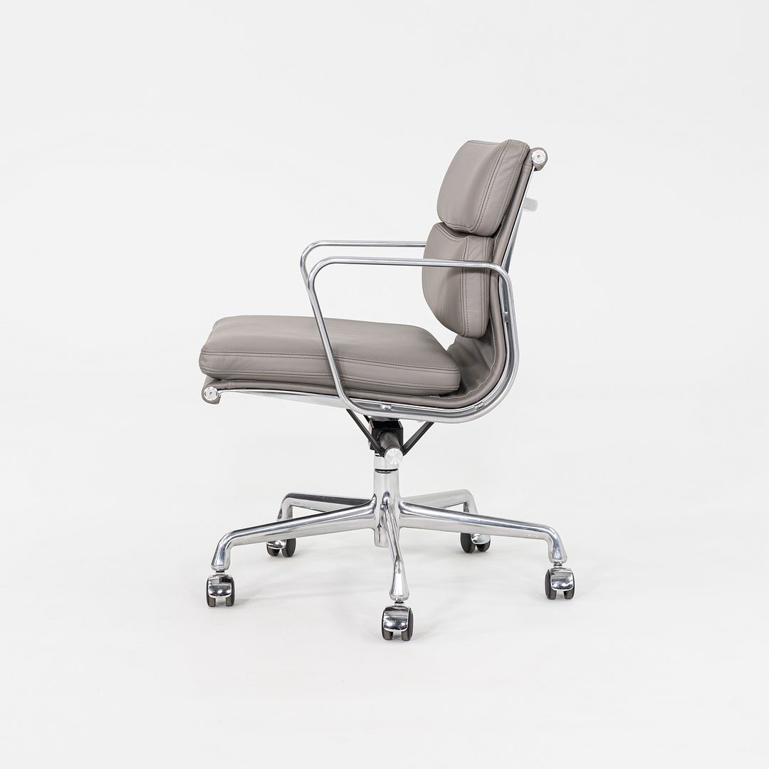 Soft Pad Management Chair, EA435