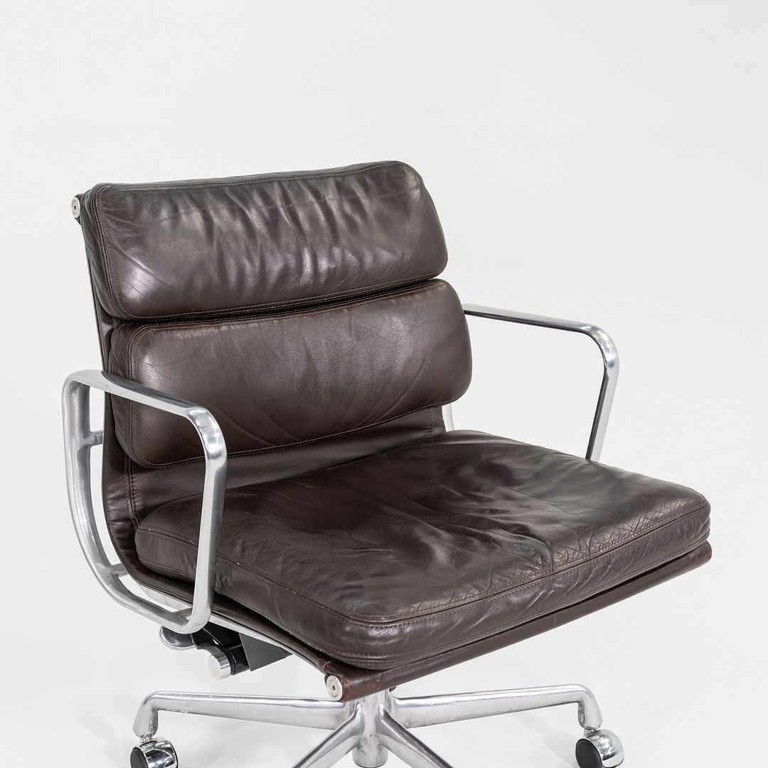 Soft Pad Management Chair, EA435