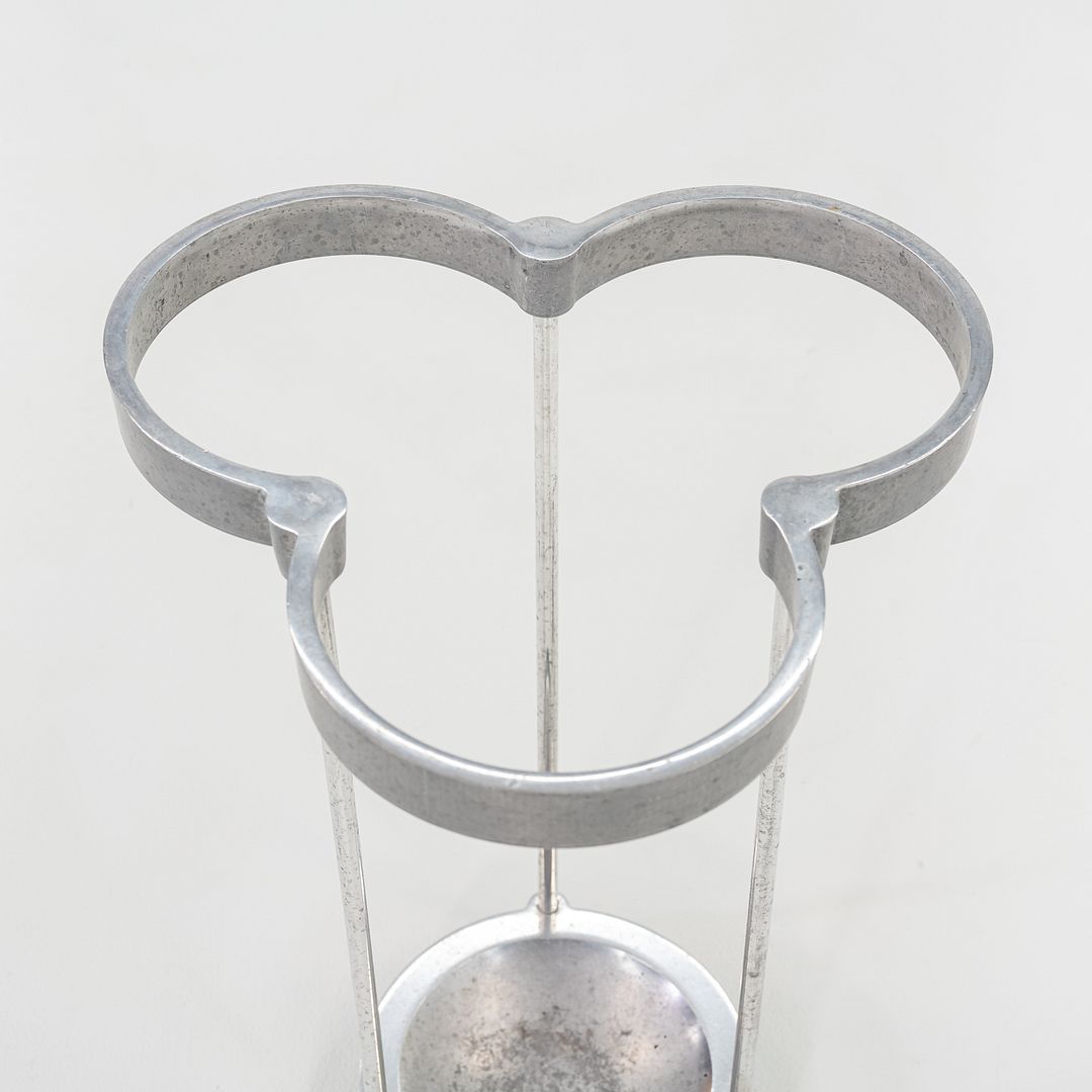 Ivy' Trefoil Umbrella Stand