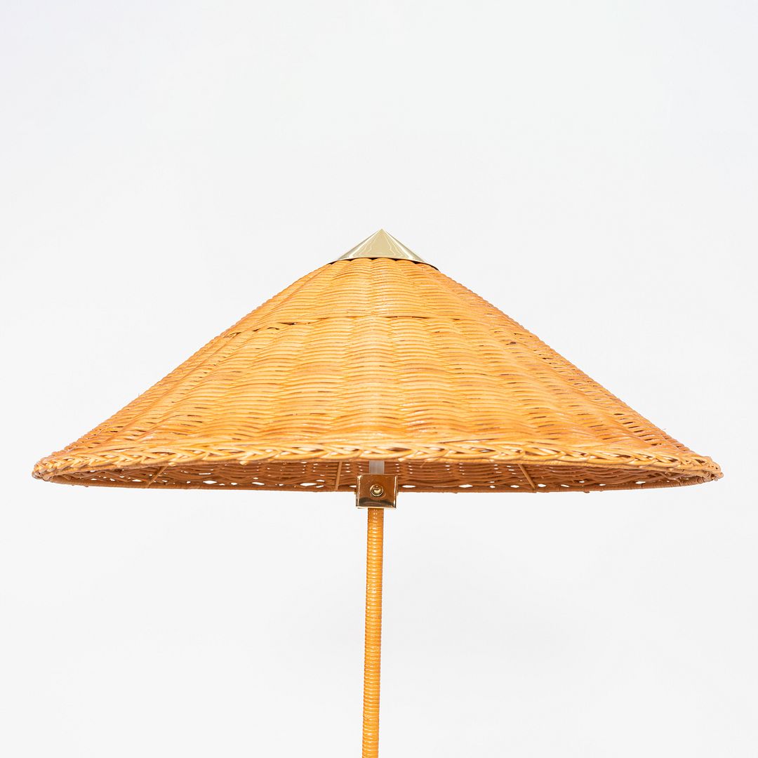 9602 Floor Lamp