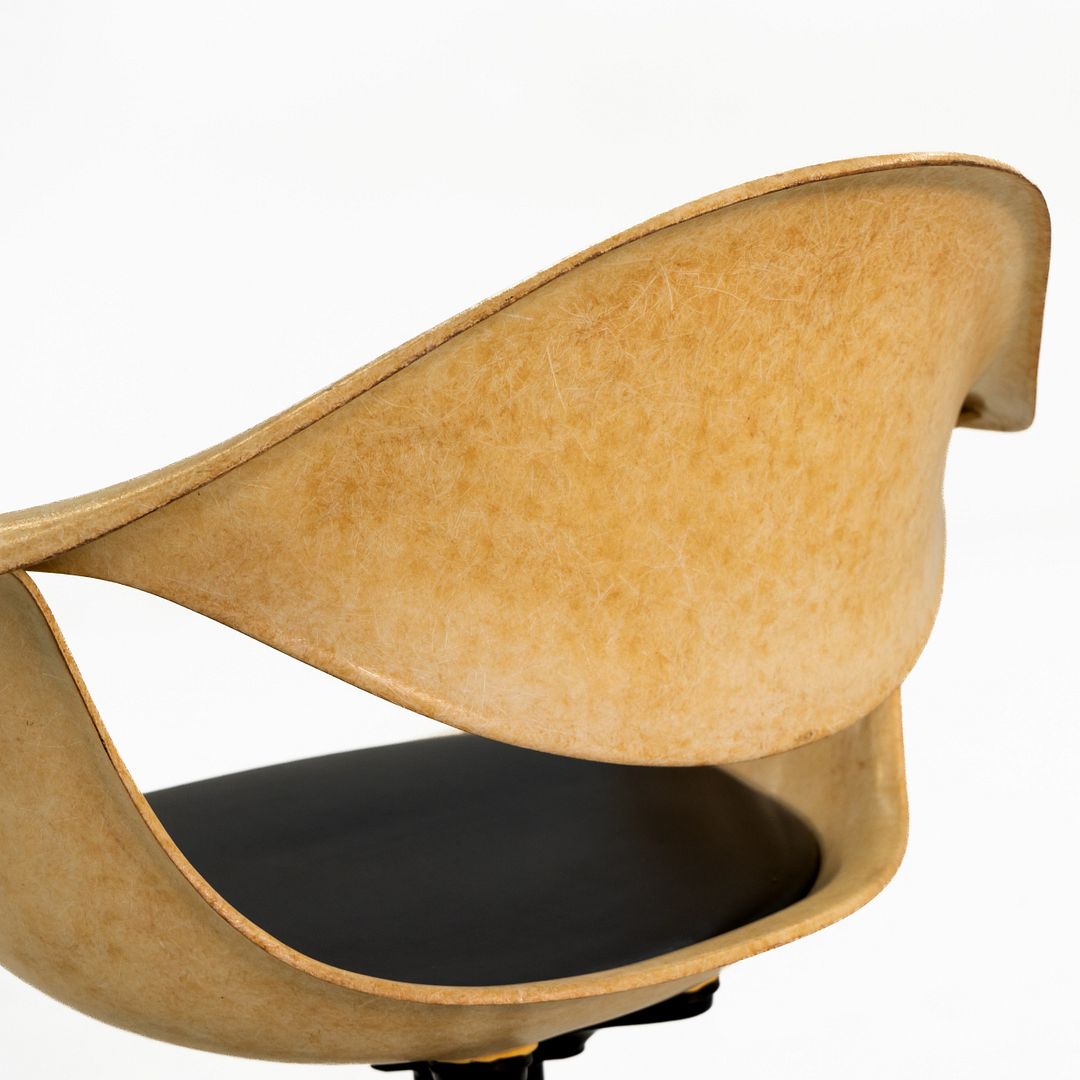Swag Leg Armchair, Model MAF