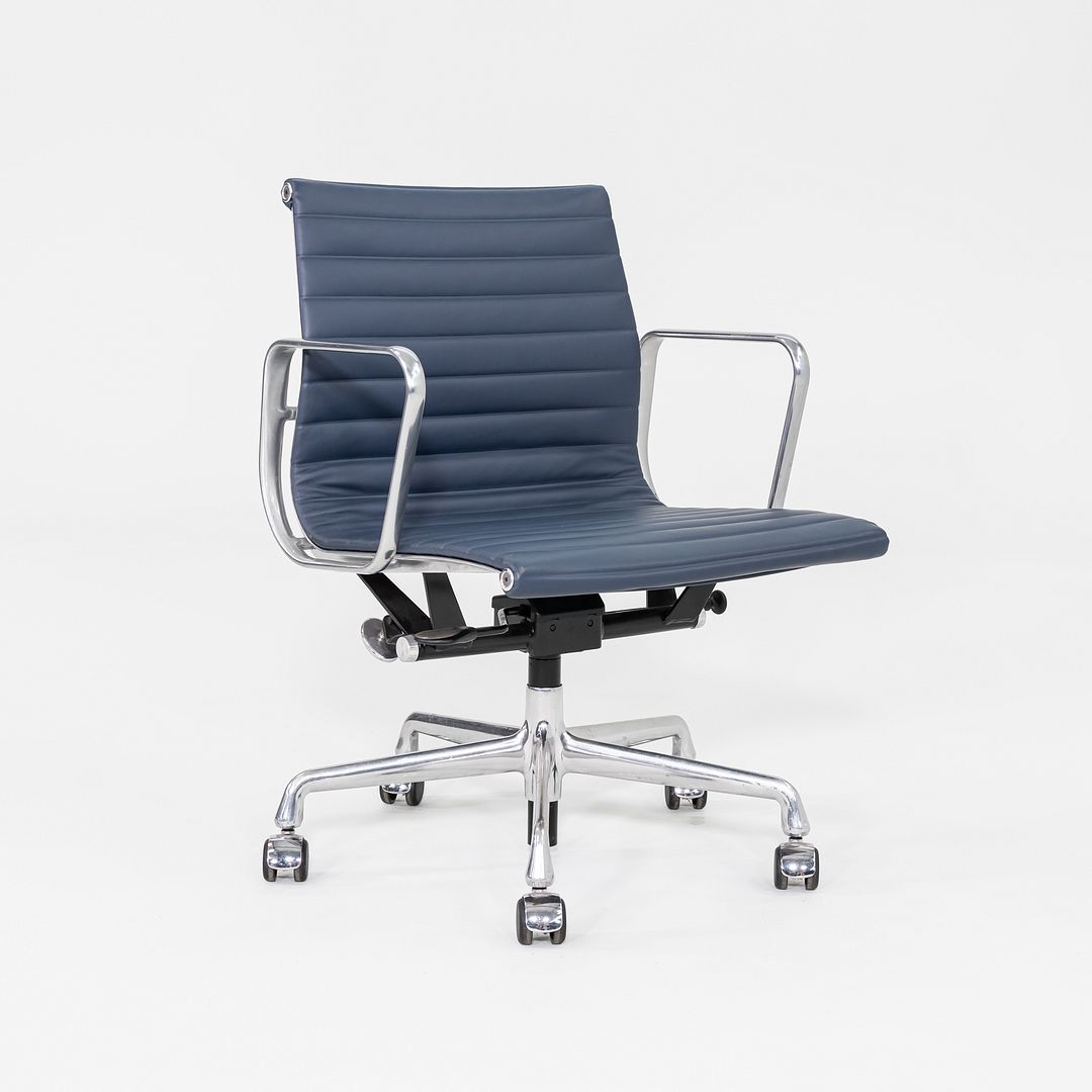 Aluminum Group Management Desk Chair, Model EA335