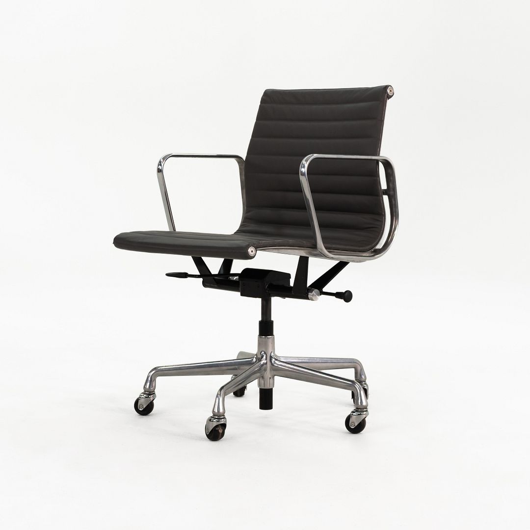 Aluminum Group Management Desk Chair, model EA335