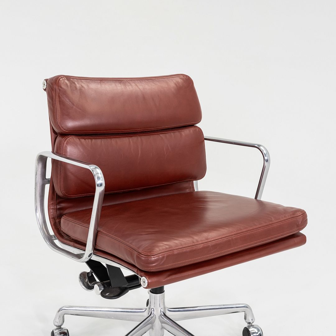 Soft Pad Management Chair, EA435