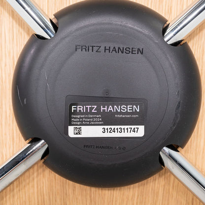 Series 7 Chair, Model 3107