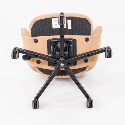 Saarinen Executive Arm Chair with Swivel Base