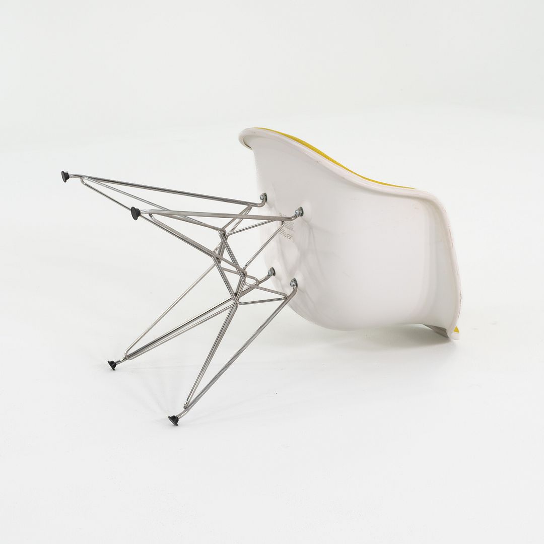 DAR Dining Armchair