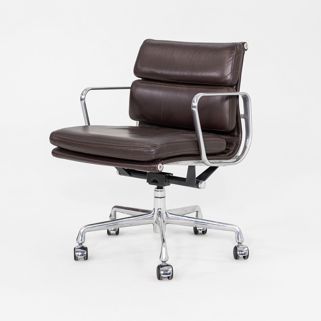 Soft Pad Management Chair, EA435