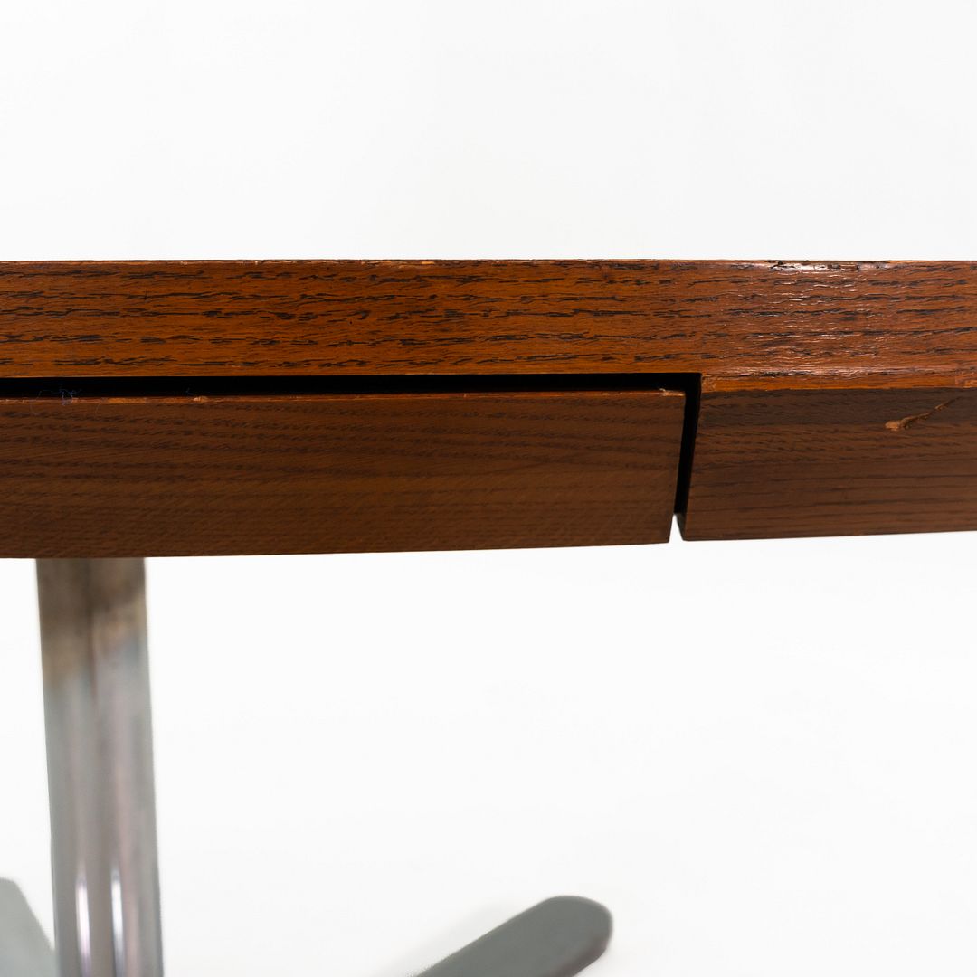 Oval Desk with Alpha Base