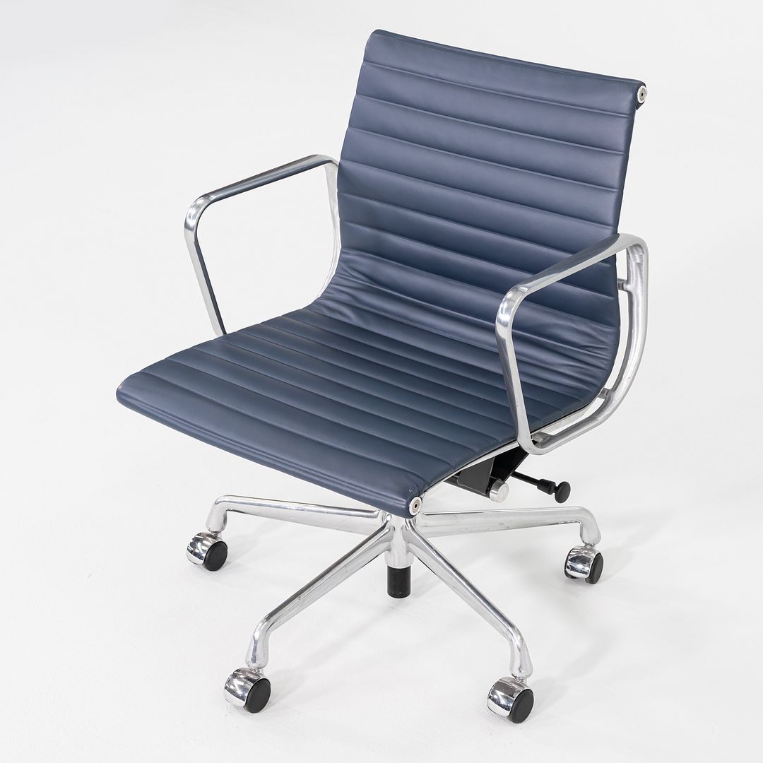 Aluminum Group Management Desk Chair, Model EA335