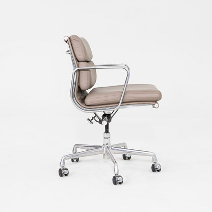 Soft Pad Management Chair, EA435