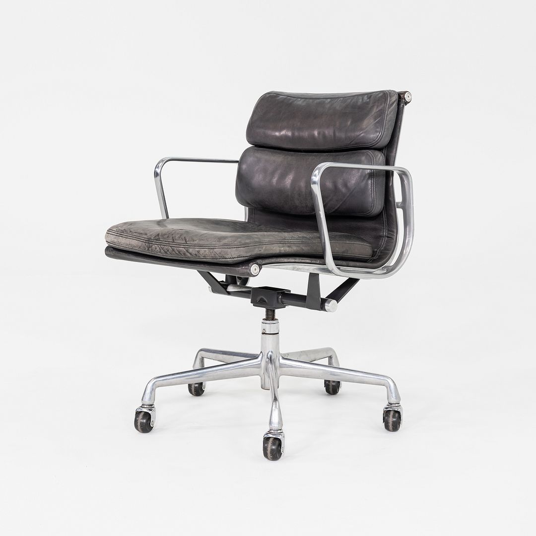 Soft Pad Management Chair, EA435