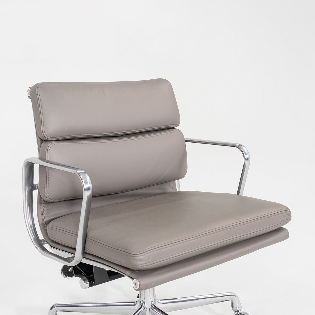 Soft Pad Management Chair, EA435