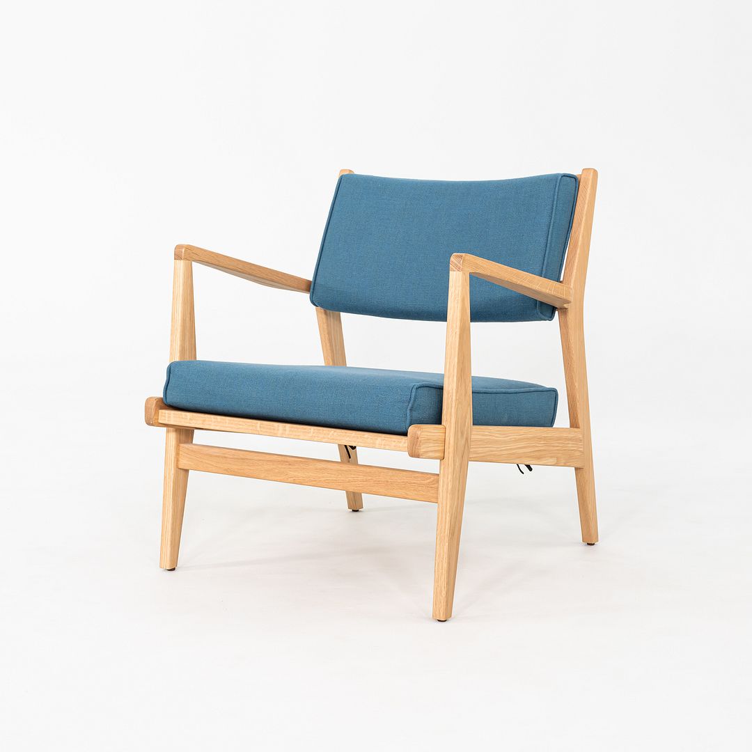 U-430 Lounge Chair
