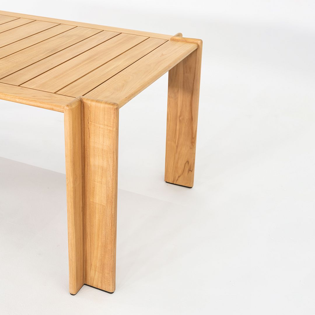 Atmosfera Dining Table