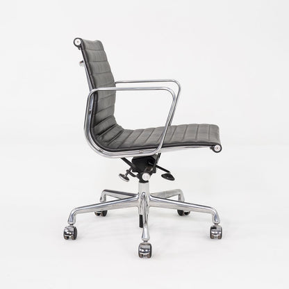 Aluminum Group Management Desk Chair, Model EA335