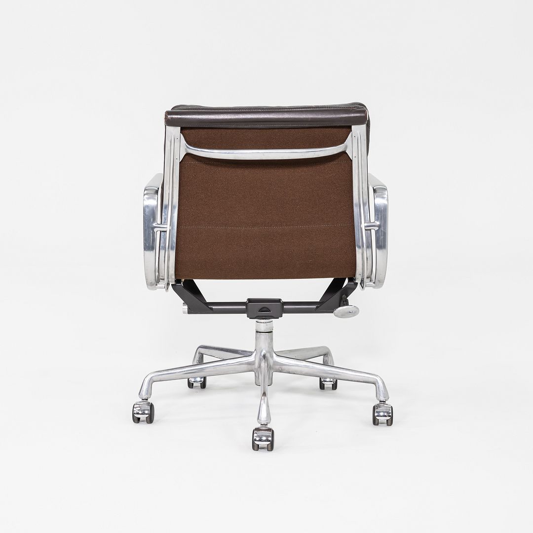 Soft Pad Management Chair, EA435