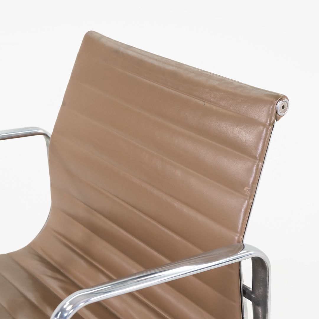 Aluminum Group Management Desk Chair, EA335