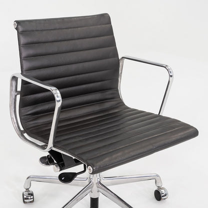 Aluminum Group Management Desk Chair, Model EA335
