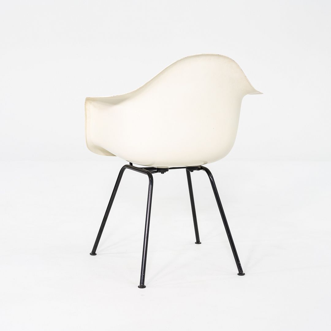 DAX Chair
