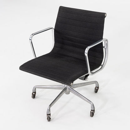 Aluminum Group Management Desk Chair, Model EA335