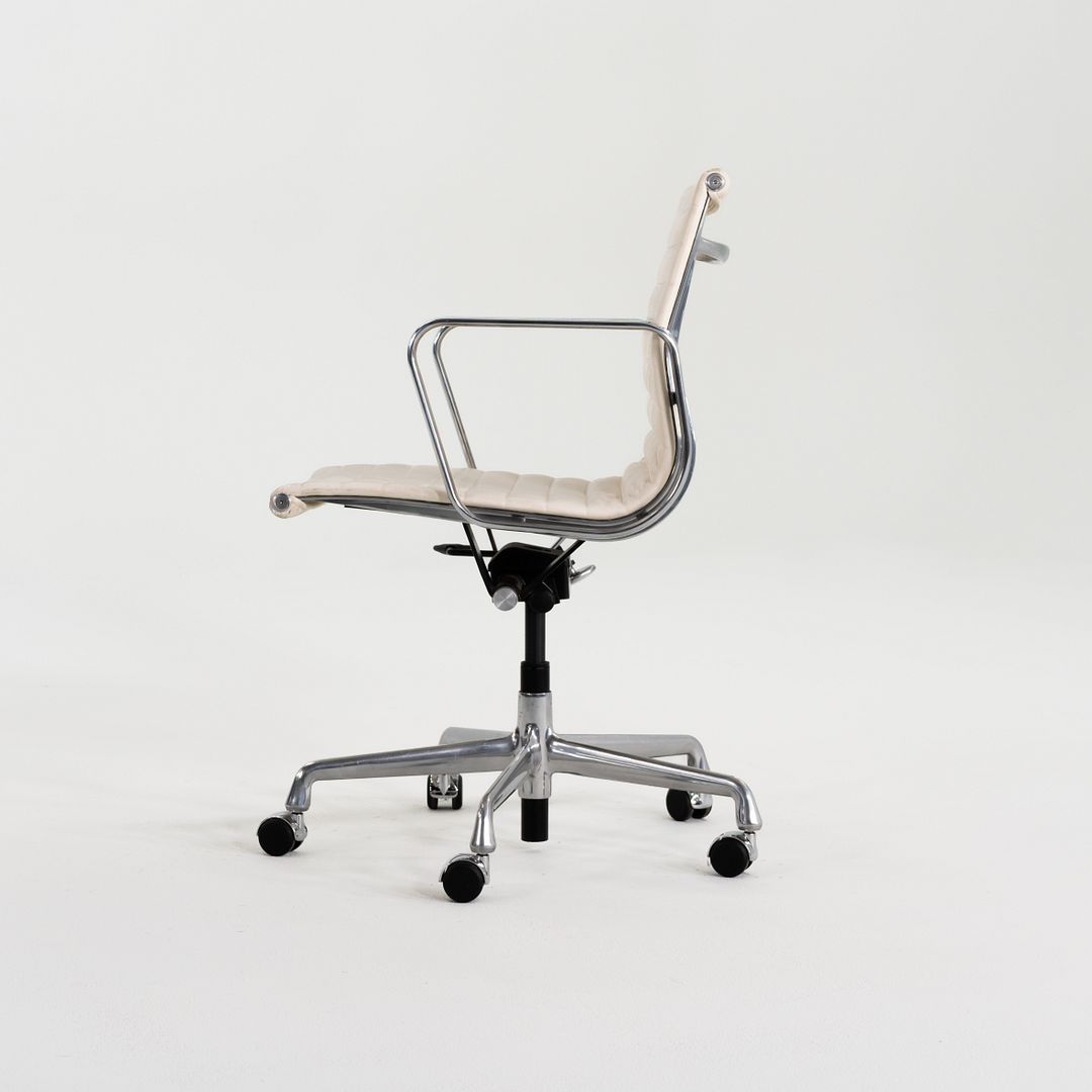 Aluminum Group Management Desk Chair, Model EA335