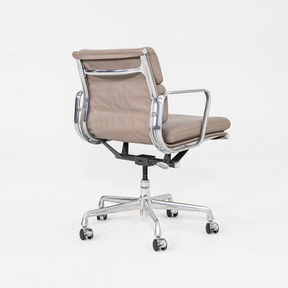 Soft Pad Management Chair, EA435