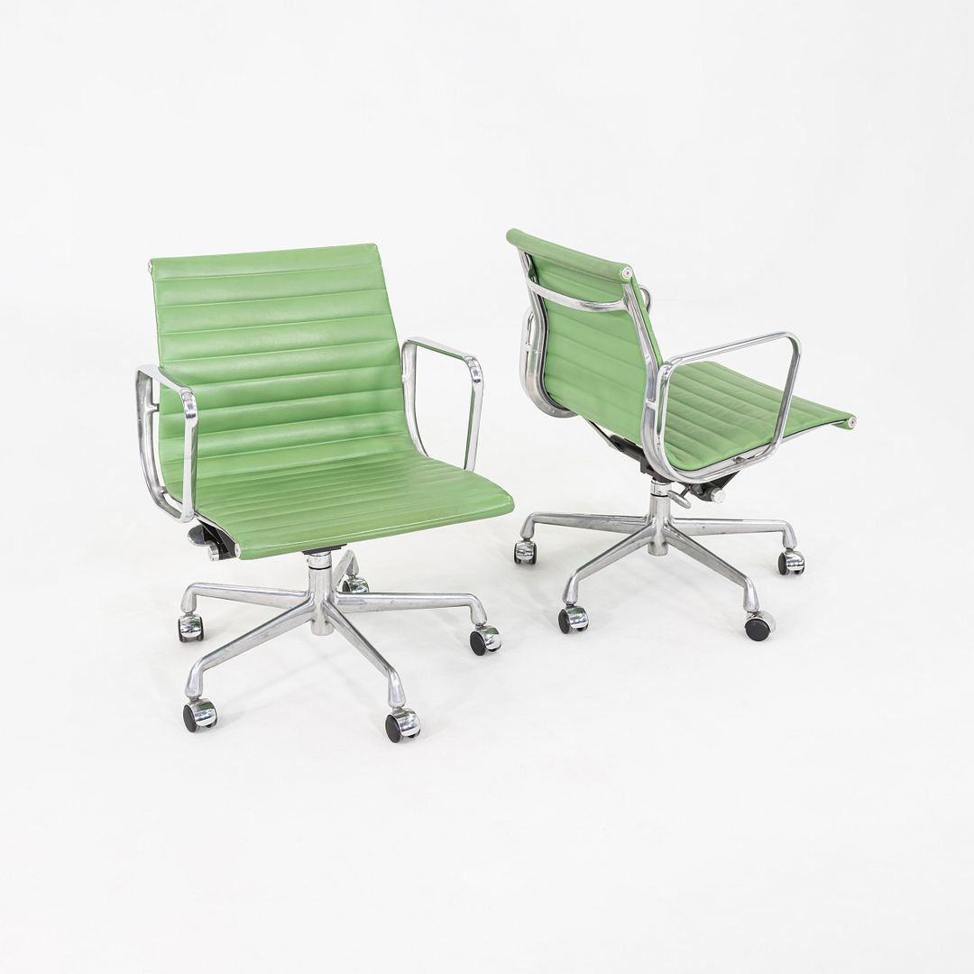 Aluminum Group Management Desk Chair, Model EA335