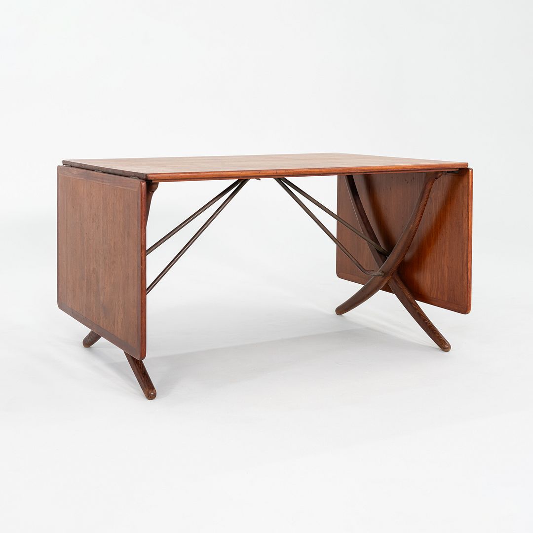 AT-304 Dining Table